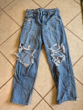 American Eagle Outfitters Ripped Mom Jean